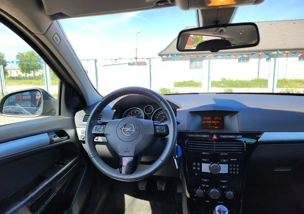 Opel Astra cena 18900 przebieg: 222929, rok produkcji 2010 z Piła małe 466